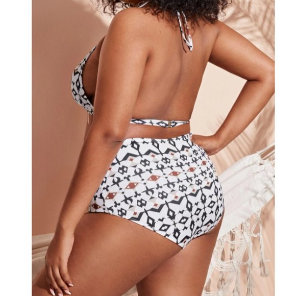 Ribbed Geometric Print Bikini Swimsuit – Plus – 1XL & 2XL - Picture 2 of 4